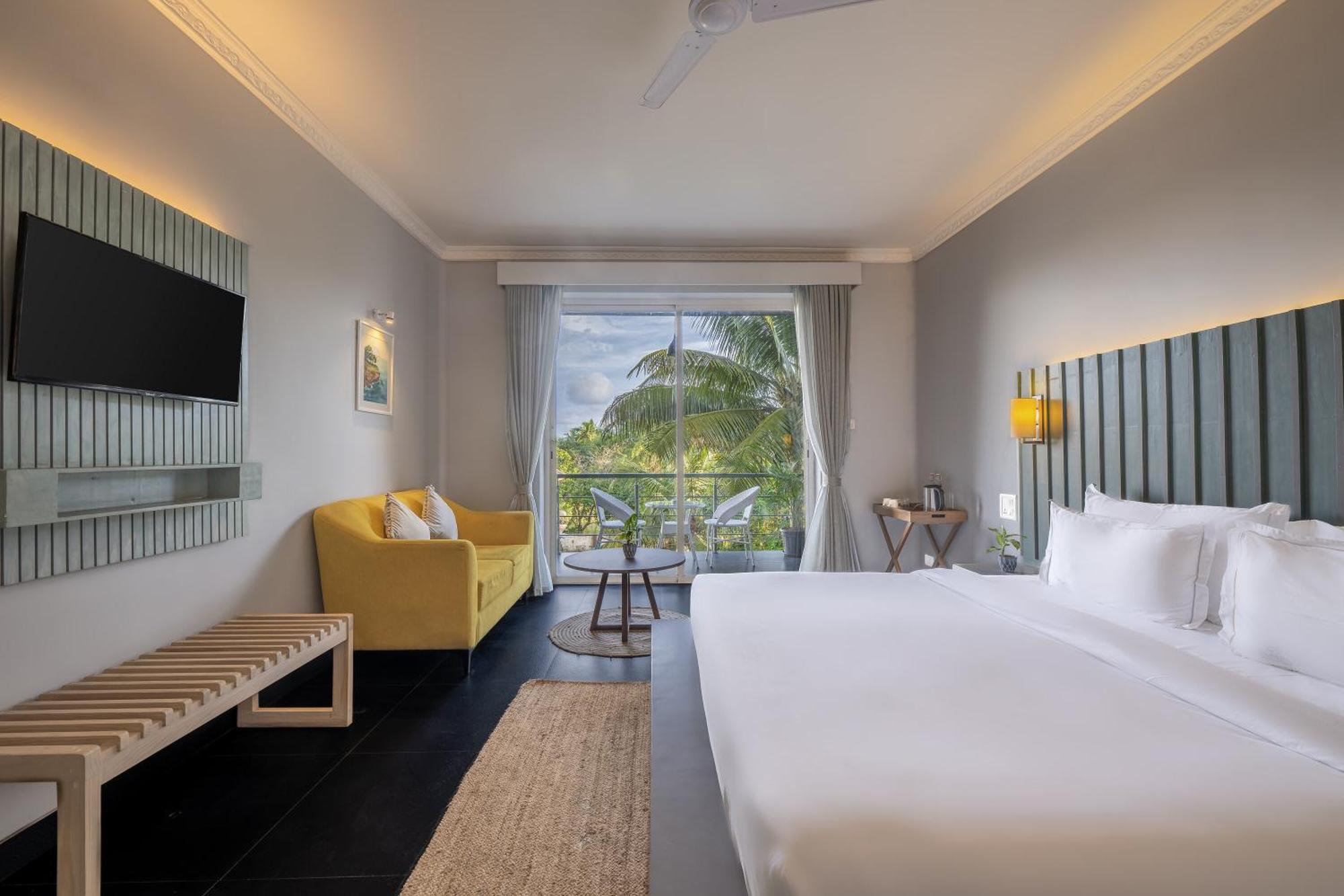 Echor Samara Morjim Goa Sea View Restro Hotel Bagian luar foto