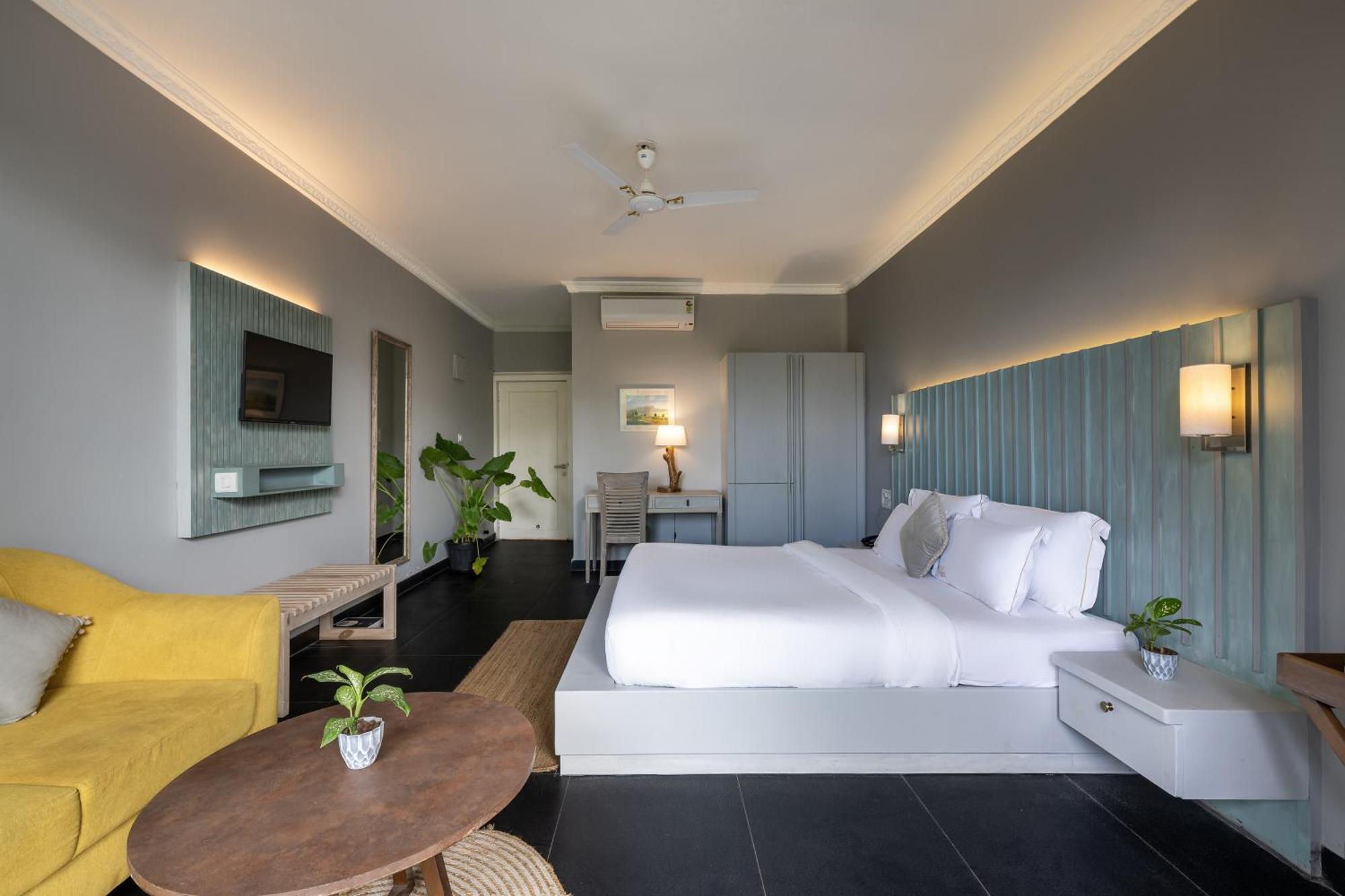 Echor Samara Morjim Goa Sea View Restro Hotel Bagian luar foto