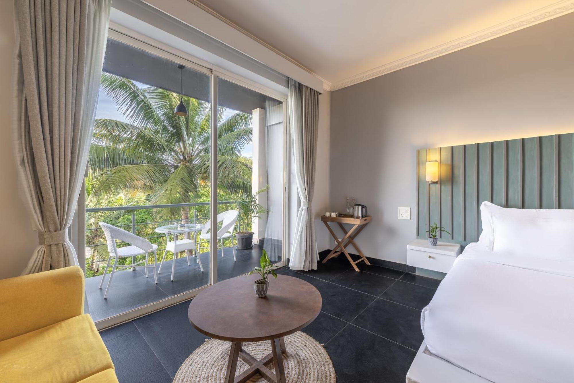 Echor Samara Morjim Goa Sea View Restro Hotel Bagian luar foto