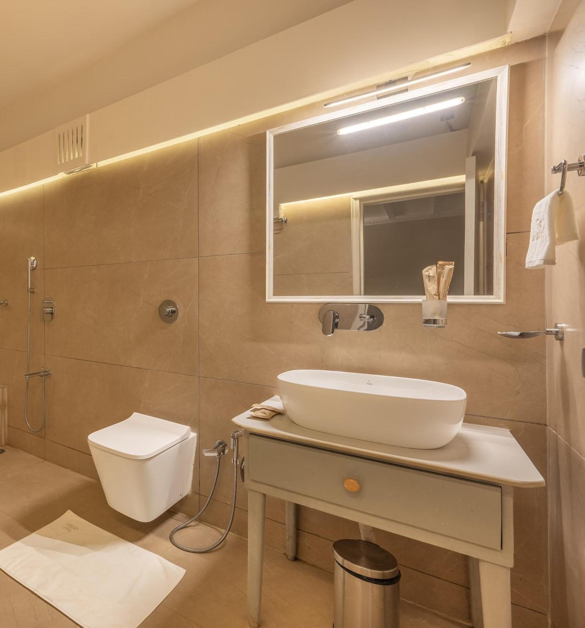 Echor Samara Morjim Goa Sea View Restro Hotel Bagian luar foto